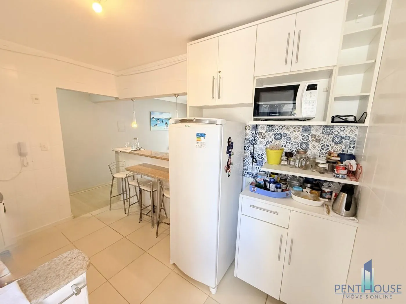 Imagem Apartamento Zona Central para Venda em Balneário Camboriú, CENTRO, 2 dormitórios, 1 suíte, 2 banheiros, 1 vaga