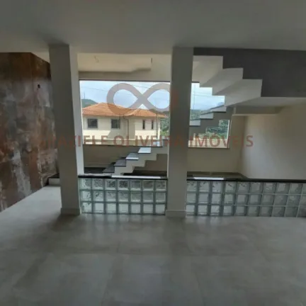 Imagem Casa com 5 Quartos à Venda, 600 m² em Golfe - Teresópolis