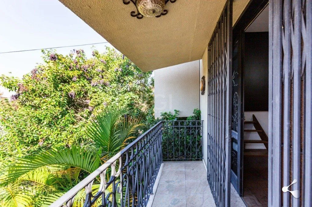 Imagem Casa para Venda - 500m², 3 dormitórios, sendo 3 suites, 4 vagas - Vila Ipiranga