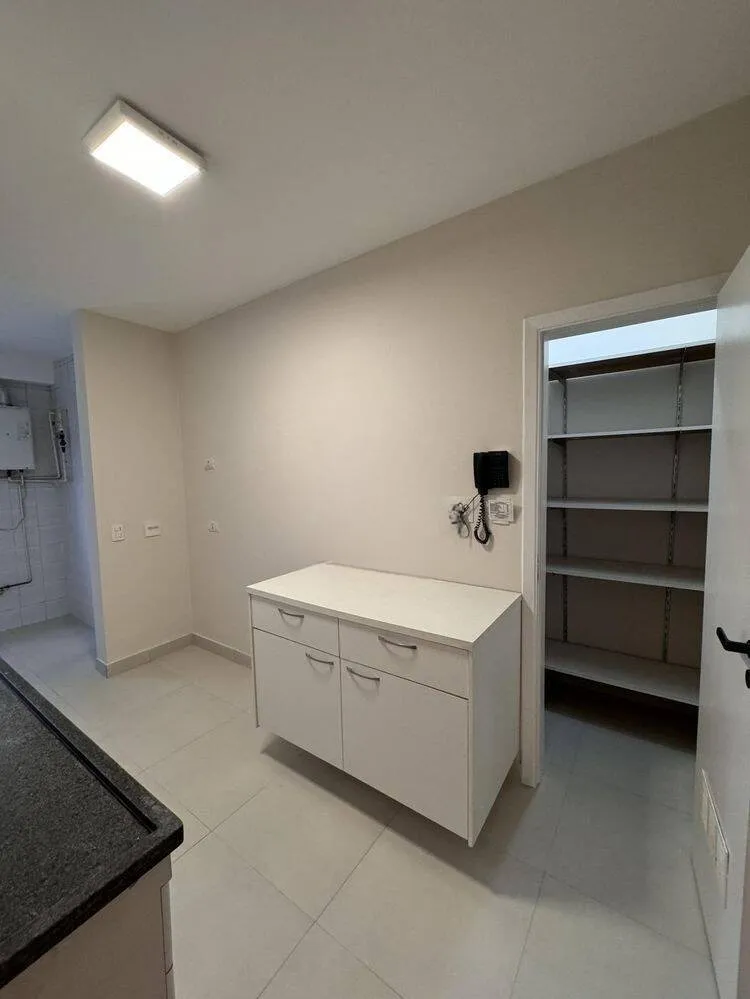 Imagem Apartamento Amplo de 160m² em Alphaville