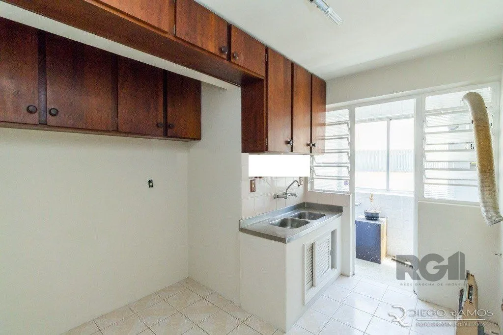 Imagem Apartamento 2 dormitórios, sendo 1 suíte, 72 m² de área privativa e 2 vaga(s) de garagem. Localizado na Rua/Av. Bagé, no bairro Petrópolis em Porto Alegre.