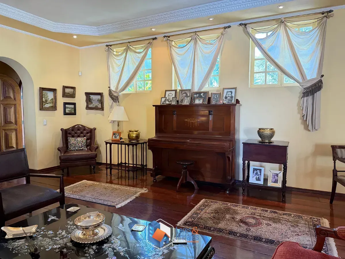 Imagem Casa para venda em Jardim Morumbi com 4 quartos, sendo 2 suítes, 809m²