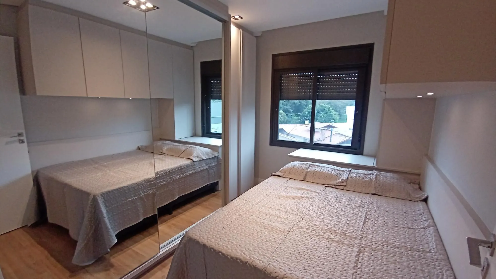 Imagem Apartamento com 3 dormitórios e 2 vagas, no bairro Ipanema