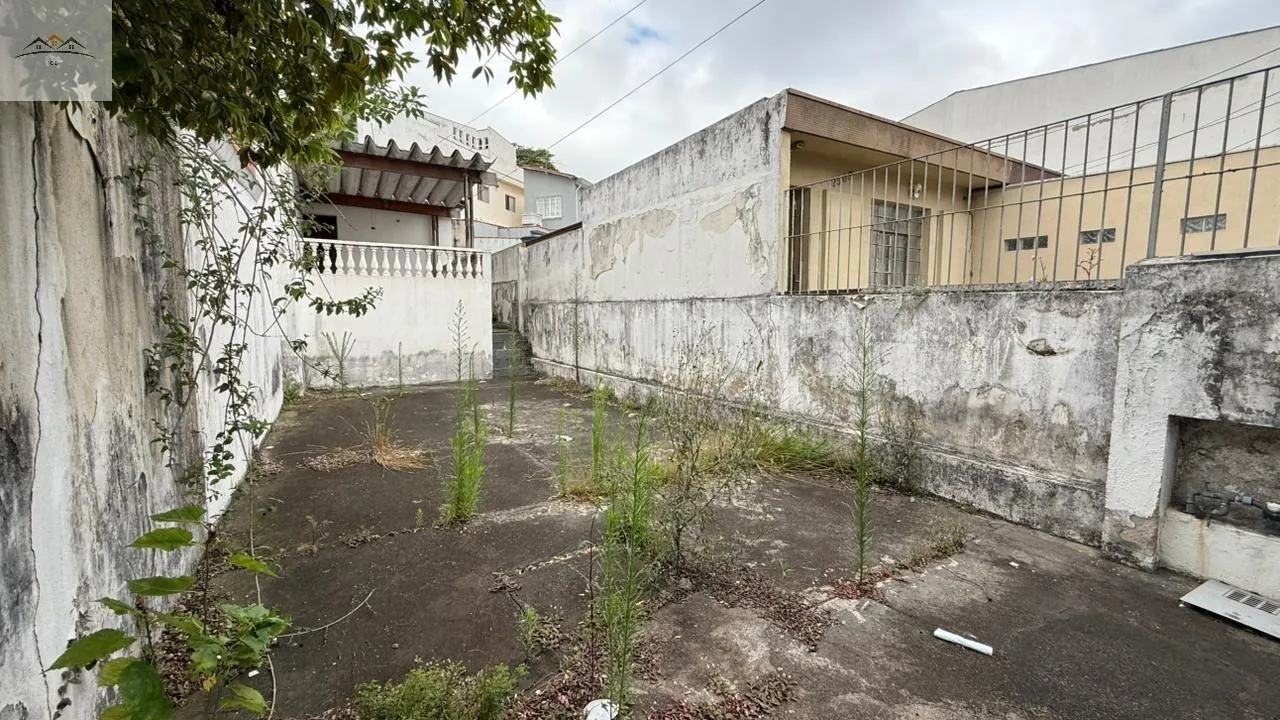 Imagem Terreno 150m² plano com casa antiga à venda na Av. Pres. Kennedy em São Caetano.