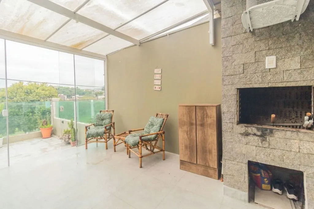 Imagem Encantadora casa com 175m², 03 dormitórios, Rua Paul Harris, Jardim Planato
