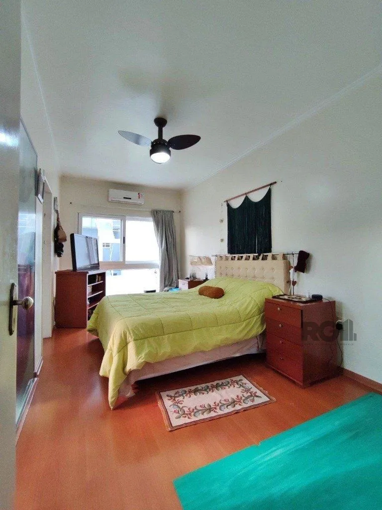 Imagem Casa 4 quartos no bairro Partenon, em Porto Alegre