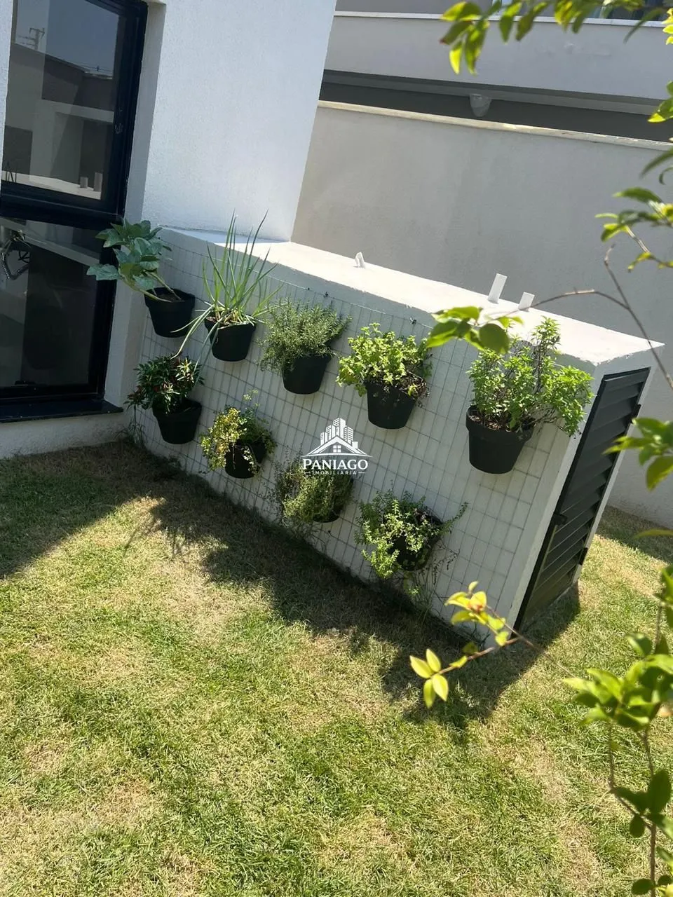 Imagem Sobrado à venda no Condomínio Florais do Parque | 4 suítes | Energia solar |