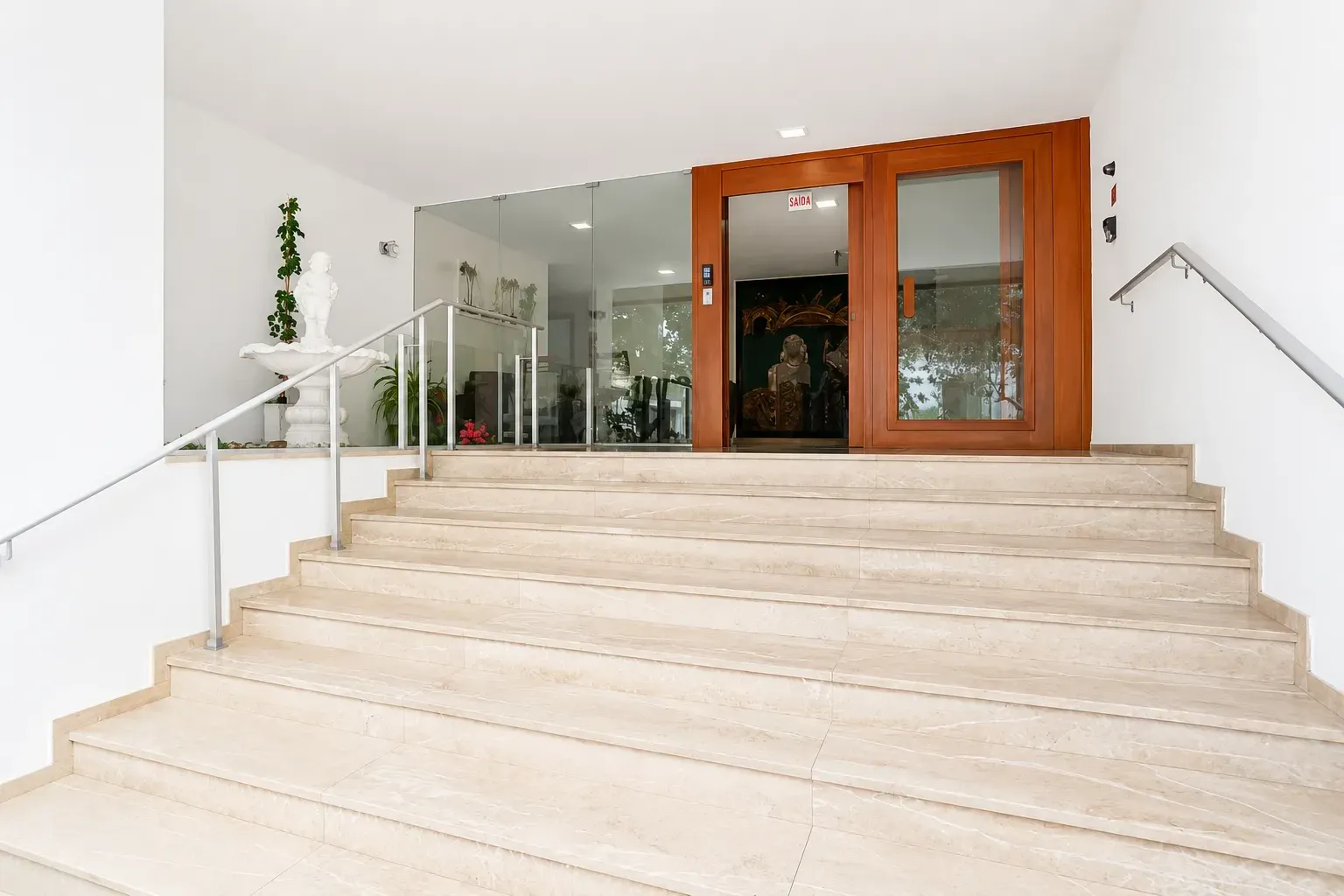 Imagem Apartamento com 1 Quarto à Venda ou Locação, 57 metros em Centro - Florianópolis