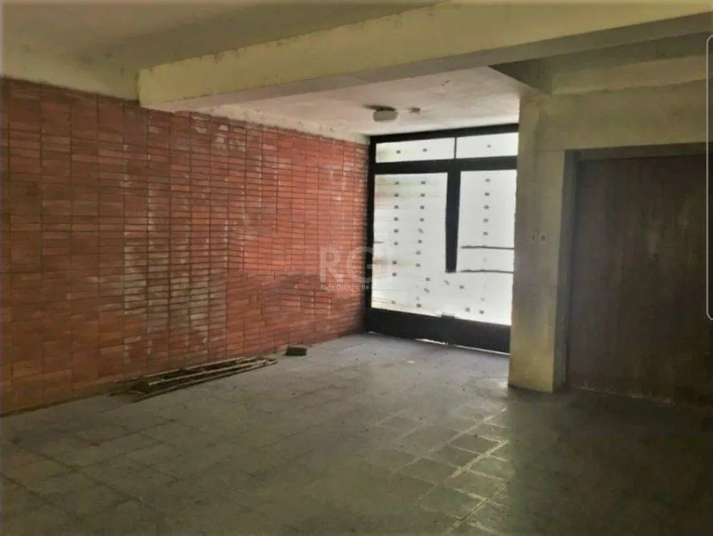 Imagem Casa de 3 dormitórios 4 vagas amplo terreno - Menino Deus