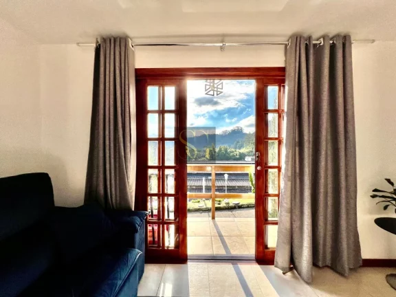 Imagem Casa para Venda em Teresópolis, Bom Retiro, 4 dormitórios, 1 suíte, 3 banheiros, 2 vagas
