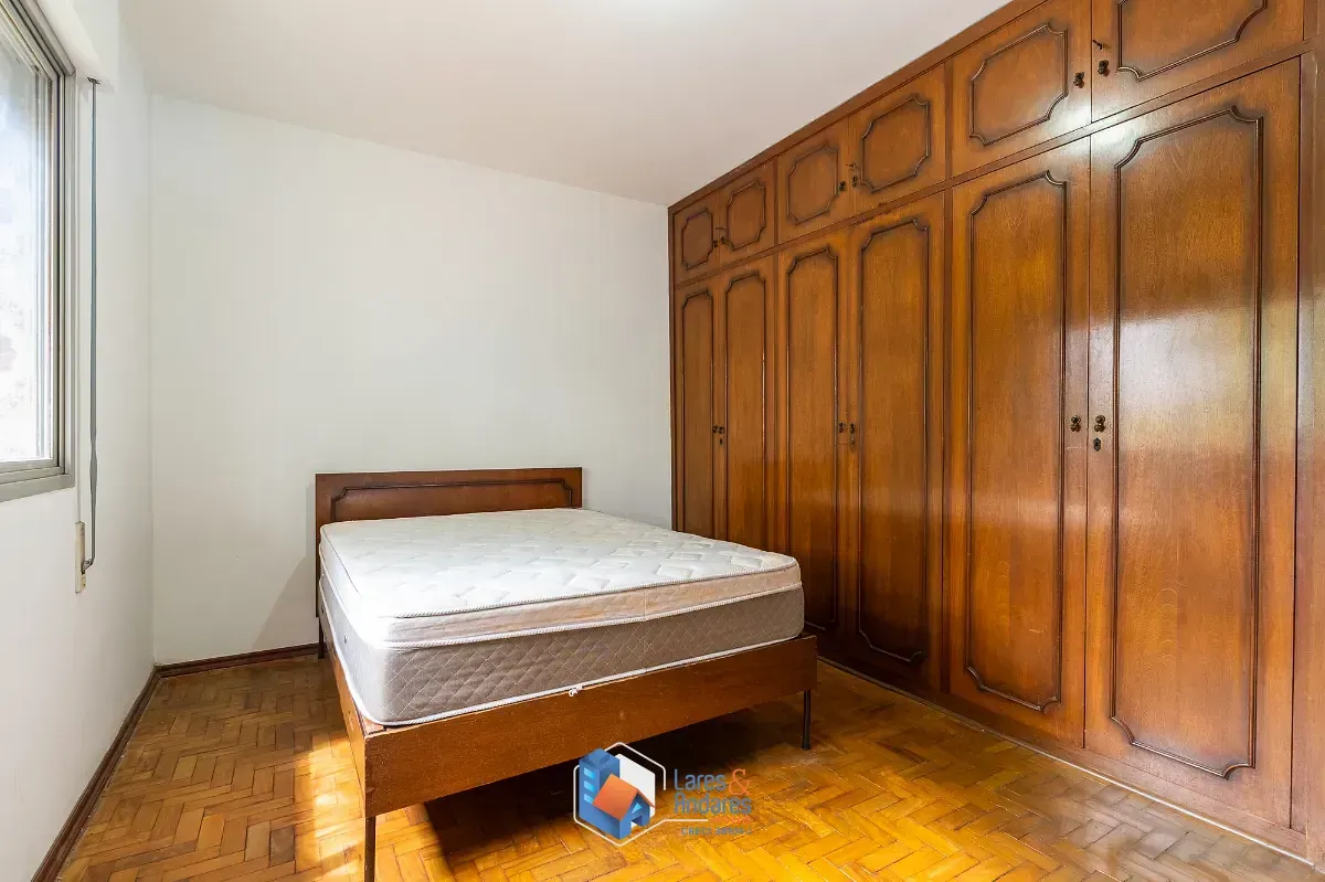 Imagem Sobrado para venda em Vila Firmiano Pinto com 3 quartos, sendo 1 suíte, 240m²