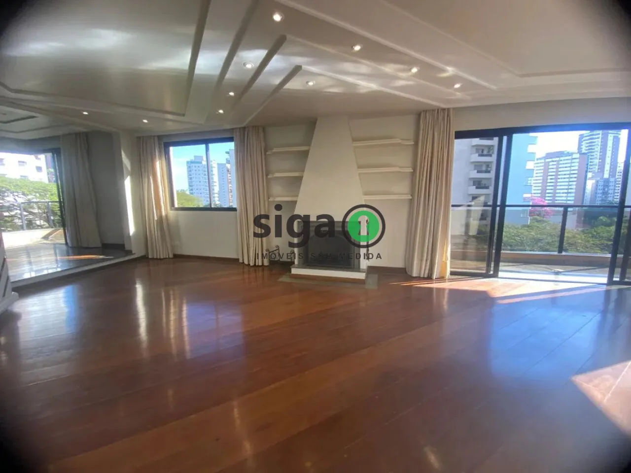 Imagem Apartamento á Venda - 235m², 4 Suítes e 4 Vagas em Moema.