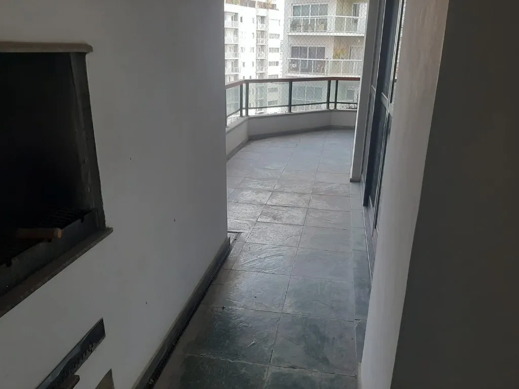 Imagem Apartamento de Luxo no Itaim Bibi: 4 Quartos, 2 Suítes, 3 Banheiros, 3 Vagas - 181m² - São Paulo-SP