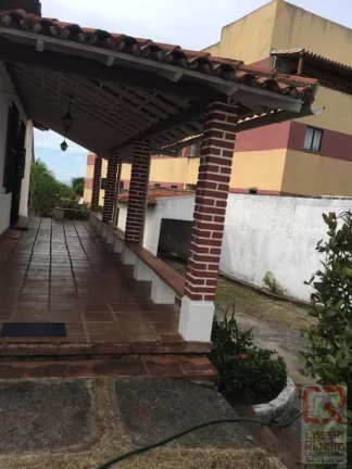 Imagem Casa para Venda em Salvador, Itapuã, 3 dormitórios, 1 suíte, 3 banheiros, 4 vagas