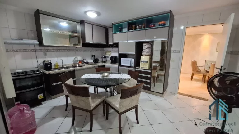 Imagem Prédio/comercial/residencial, 04 Cj e 02 lojas, + Casa com 07 suítes, no Bacacheri em Curitiba PR