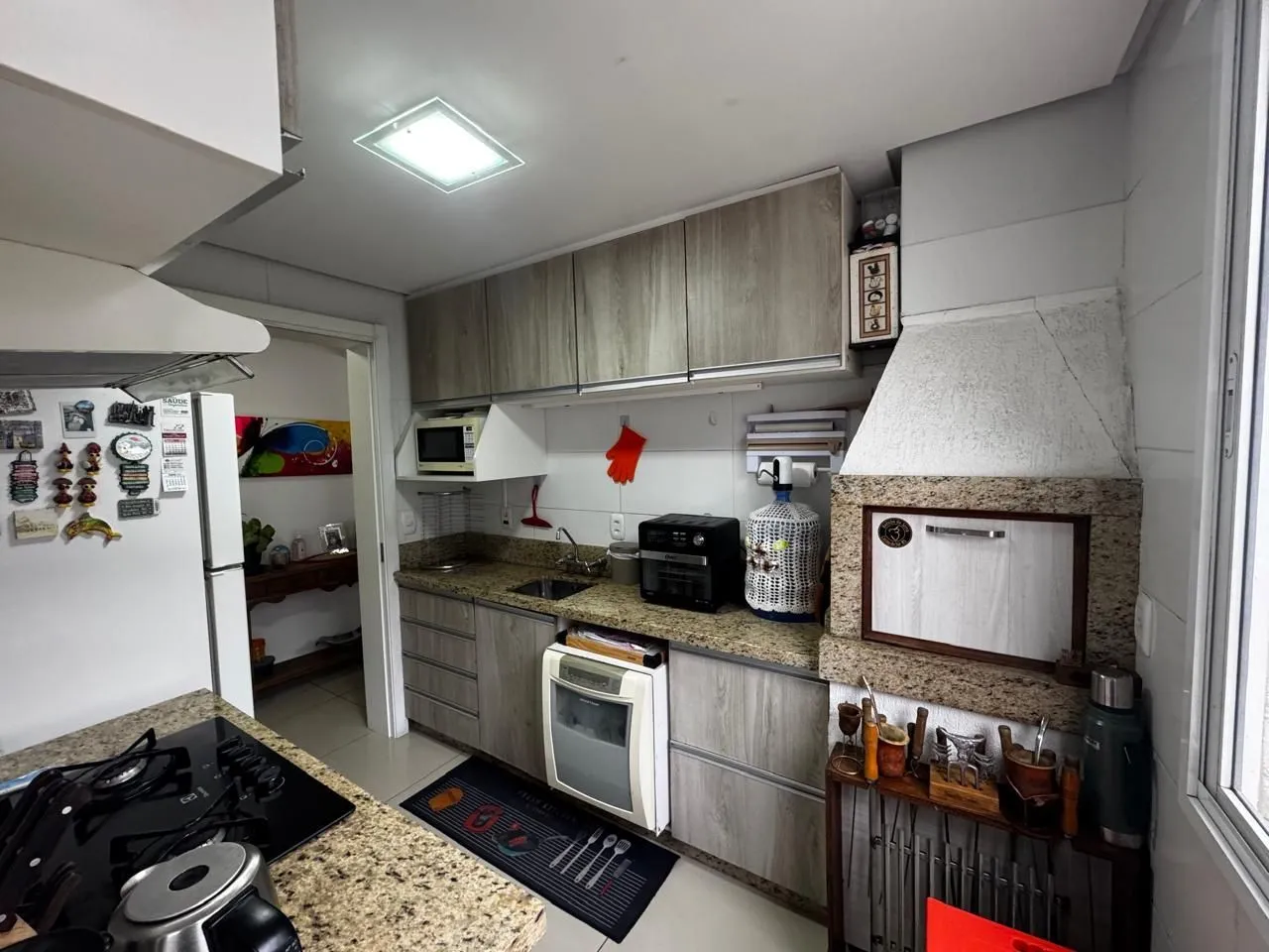 Imagem Apartamento semimobiliado à venda no bairro Santana, Porto Alegre