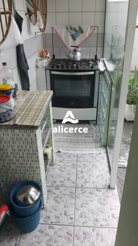 Imagem Casa à venda com 6 quartos 2 suítes, 250m² em Praia Comprida São José