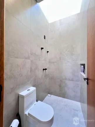 Imagem Casa assobradada no condomínio Sunlake, 3 dormitórios e piscina