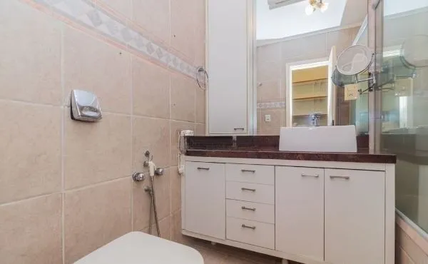 Imagem Casa em Condomínio em Ipanema de 3 dormitórios e 2 vagas DESOCUPADA
