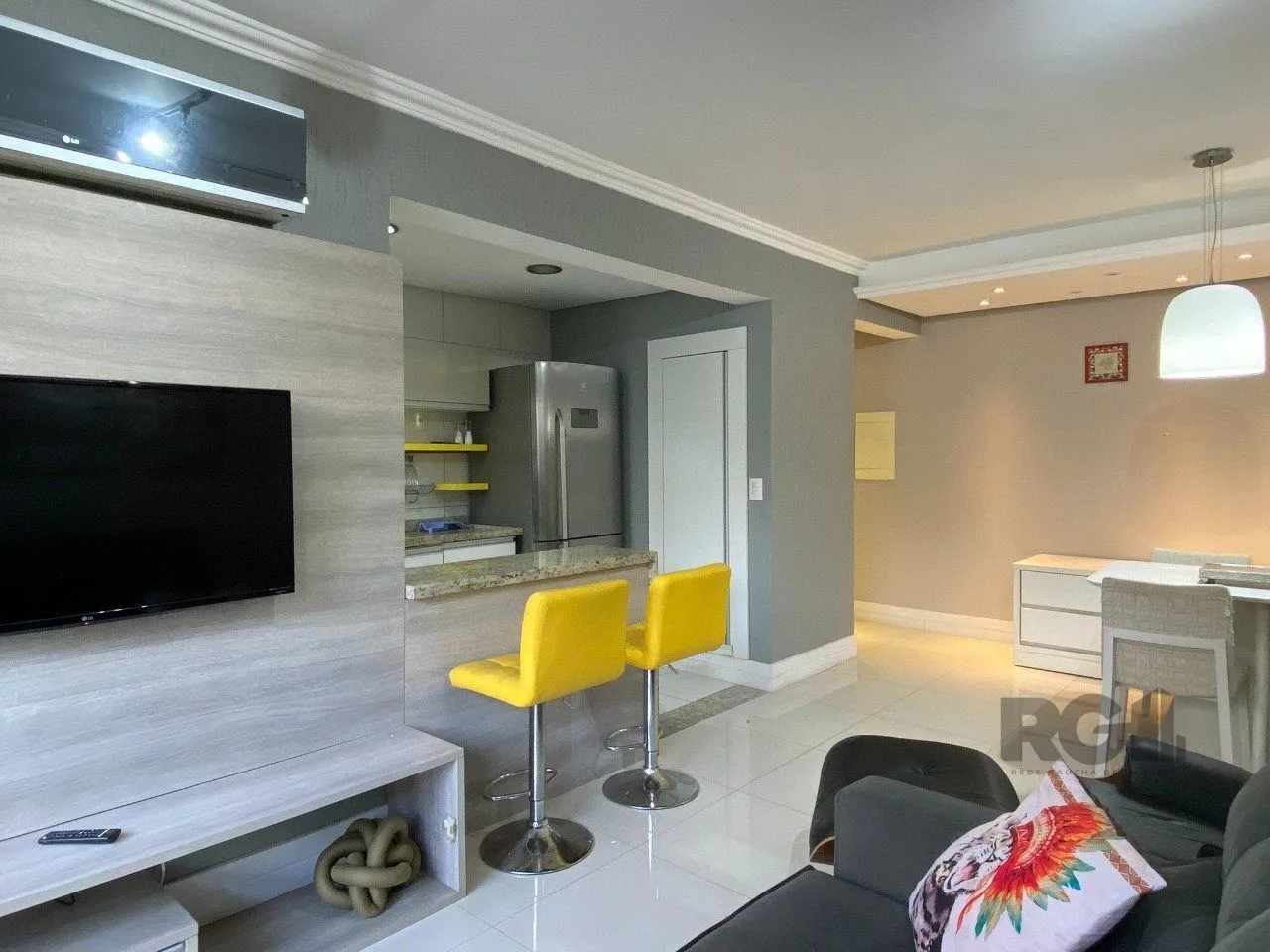 Imagem APARTAMENTO MOBILIADO DE 2 DORMITÓRIOS - CENTRO HISTÓRICO