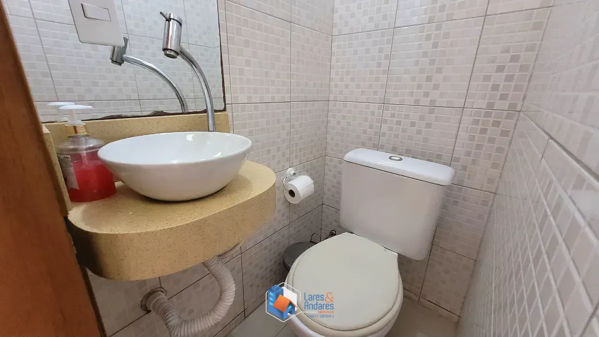 Imagem Sobrado para venda em Jardim Santa Adélia com 3 quartos, sendo 2 suítes, 97m²