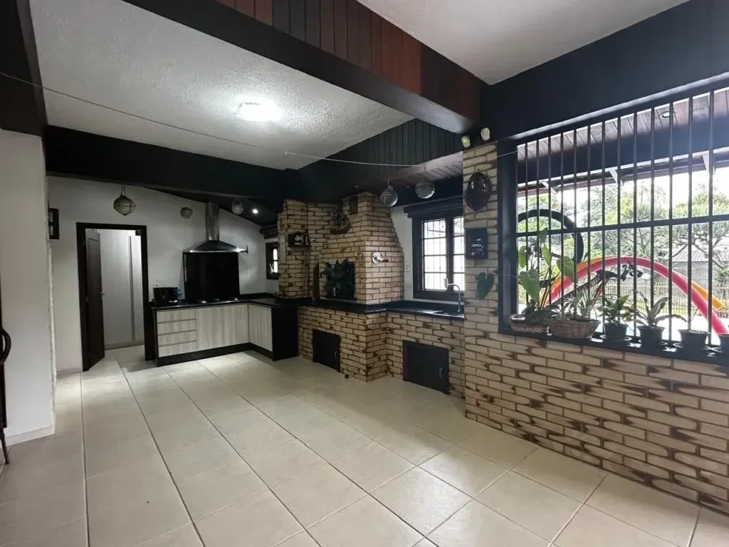 Imagem Casa com 3 Quartos à Venda, 193 m² em Bom Retiro - Joinville
