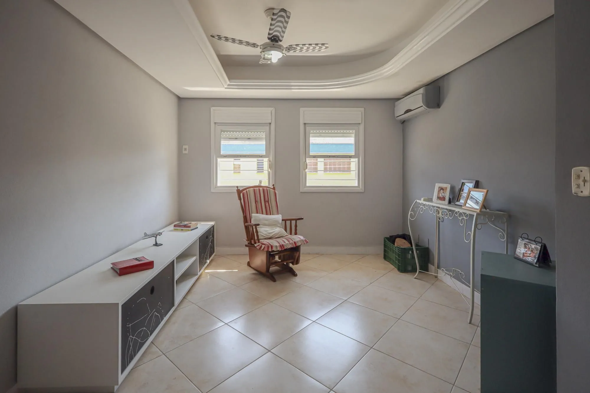 Imagem Residência de luxo ! Impecável.. 04 dormitórios , piscina / estuda dação