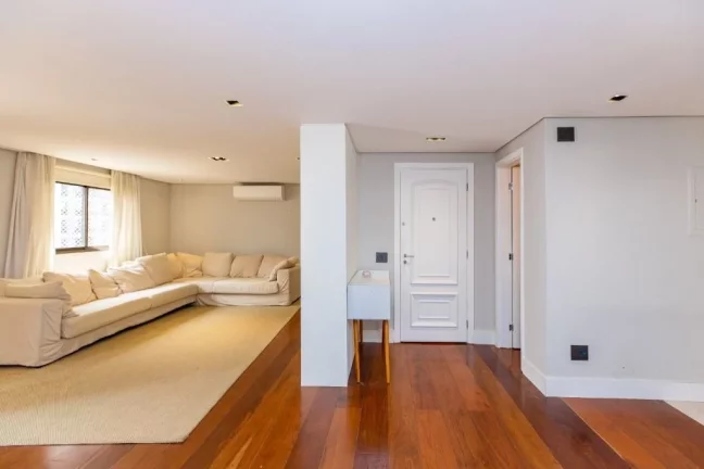 Imagem Apartamento à Venda Em Moema Com 4 Dormitórios Sendo 1 Suíte e 3 Vagas - 1 Por Andar