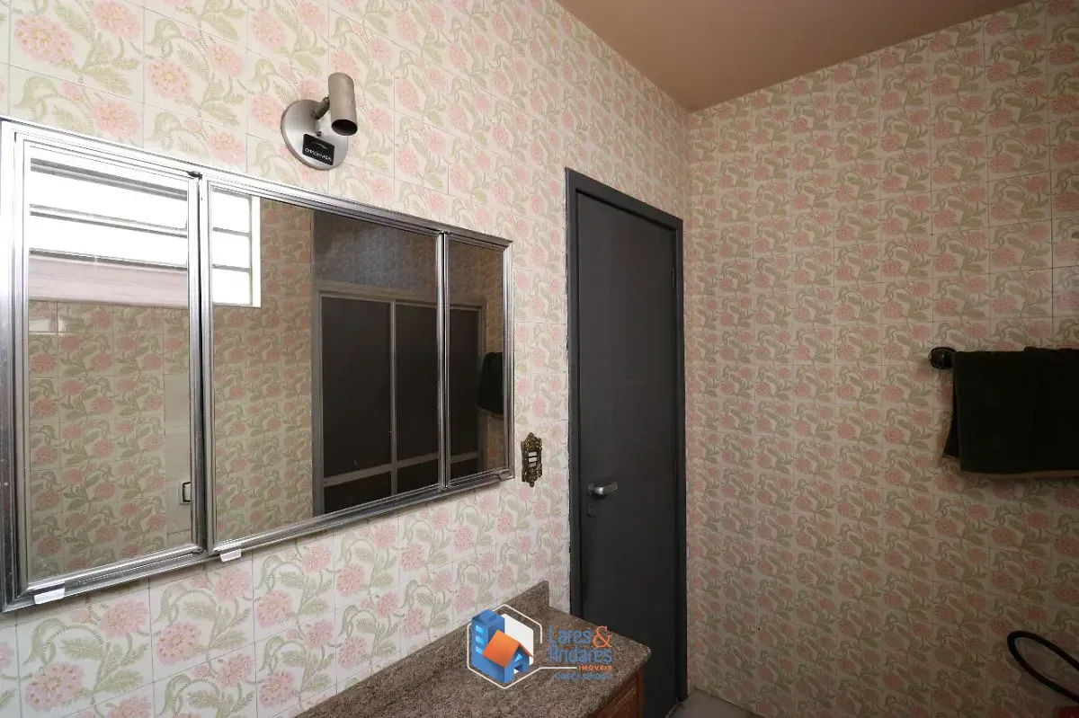 Imagem Sobrado para venda em Vila Ipojuca com 4 quartos, sendo 1 suíte, 520m²