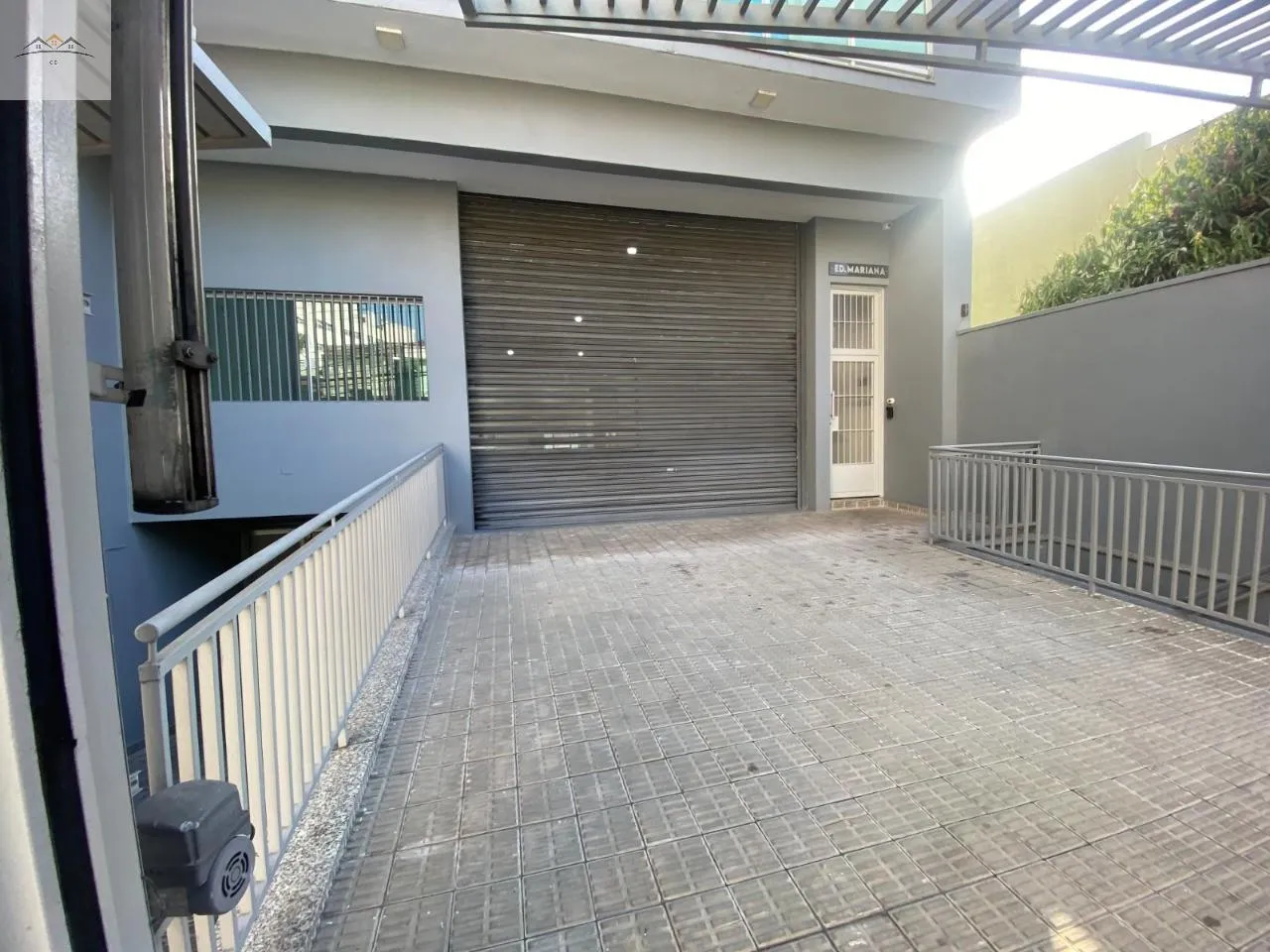 Imagem Salão comercial para locação em Osasco na Av. Santo Antônio 220m² pé direito 5,80m