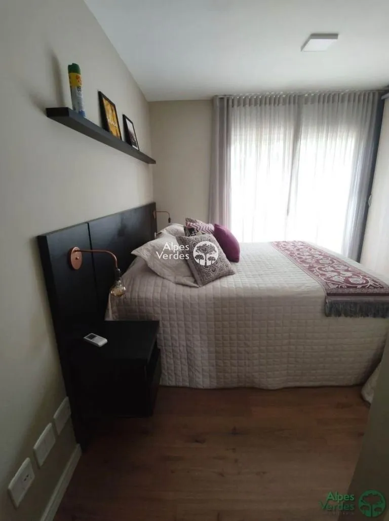 Imagem Vende-se Casa Geminada á 5 minutos da Catedral de Pedra