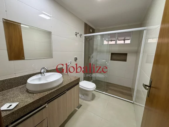 Imagem Apartamento à venda com 300m², 4 qurtos, 1 suíte, dependência, vista mar por R$1.320.000,00 no Gonzaga em Santos