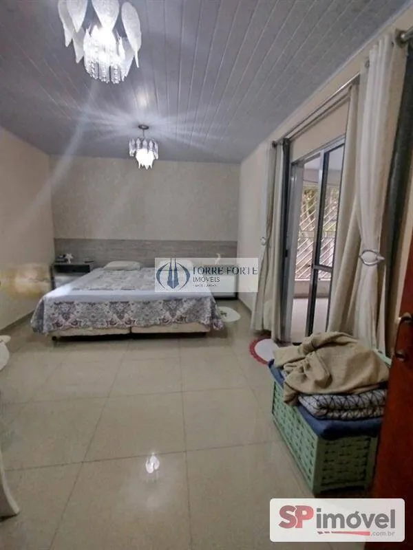 Imagem Sobrado com 3 dormitorios 2 vagas , Sacada no Jardim Robru.