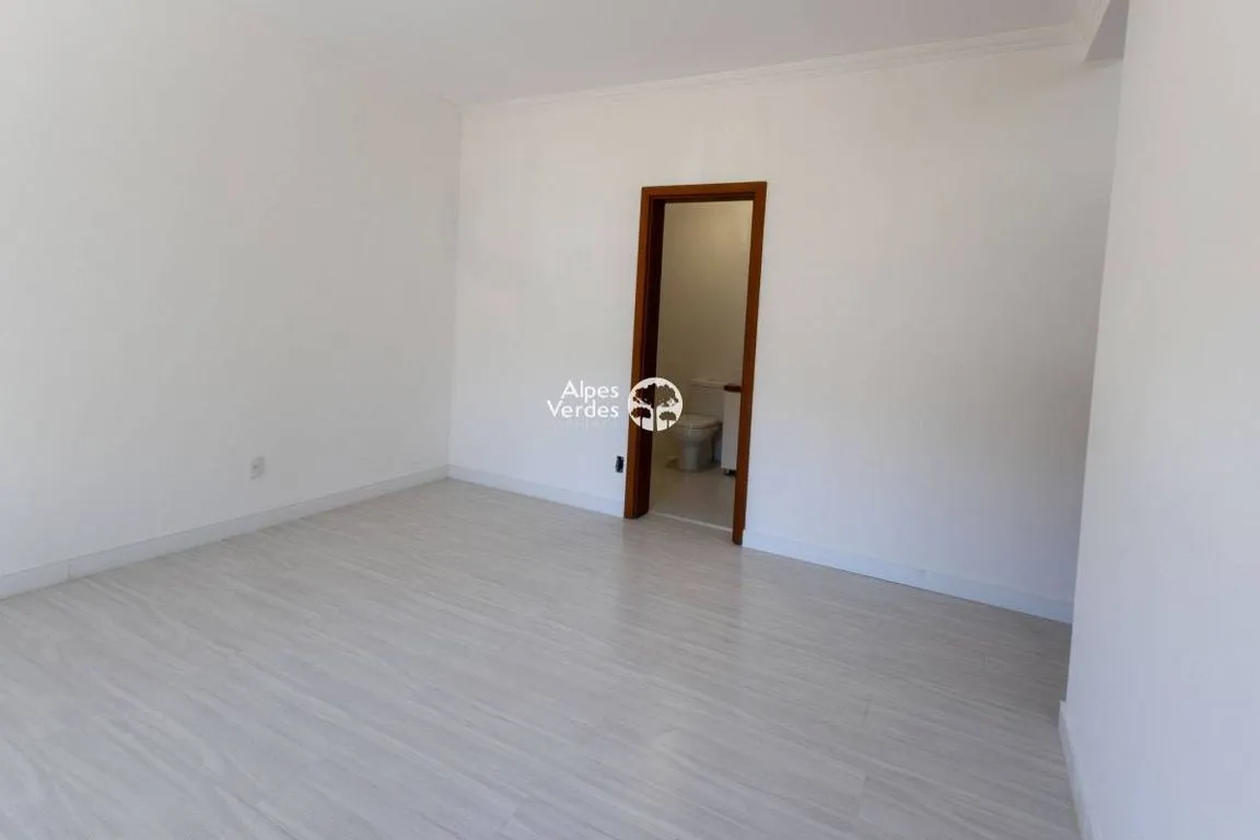 Imagem Vende-se Apartamento no Centro de Gramado, com 2 quartos,