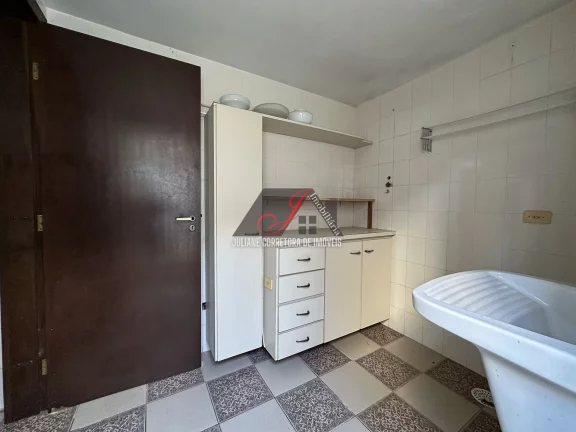 Imagem Casa de Alvenaria Residencial e Comercial à venda no bairro Vila Izabel em Curitiba.