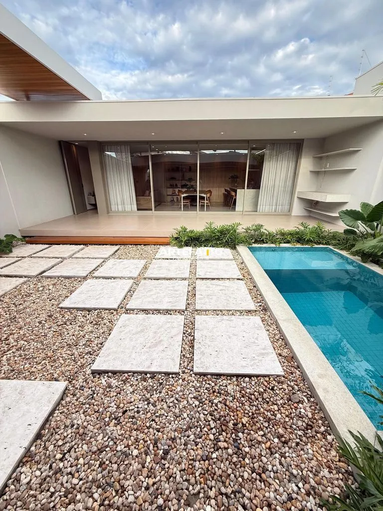 Imagem Casa com 4 Suítes no bairro Parque dos Lima