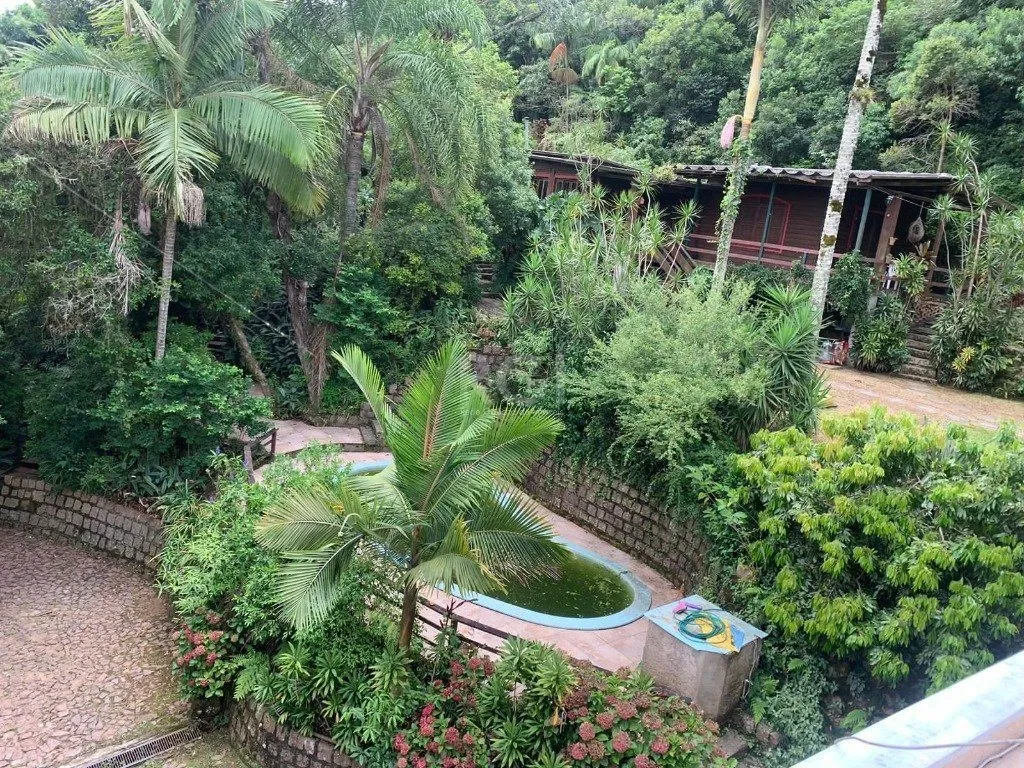 Imagem Terreno de 5.280 m², com 3 casas, no bairro Ponta Grossa, em Porto Alegre.