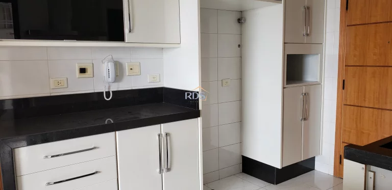 Imagem Vende um espaço e confortável apartamento de 160m² na Vila suzana.