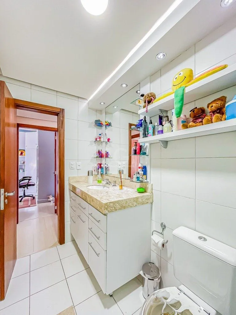 Imagem Casa Condominio para Venda - 241.06m², 4 dormitórios, sendo 2 suites, 2 vagas - Agronomia