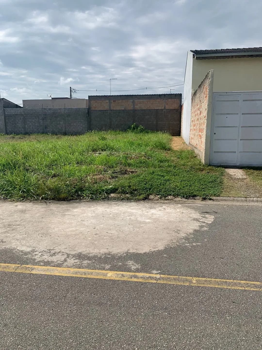 Imagem Terreno à venda 200M², Cesar Park, Pindamonhangaba - SP