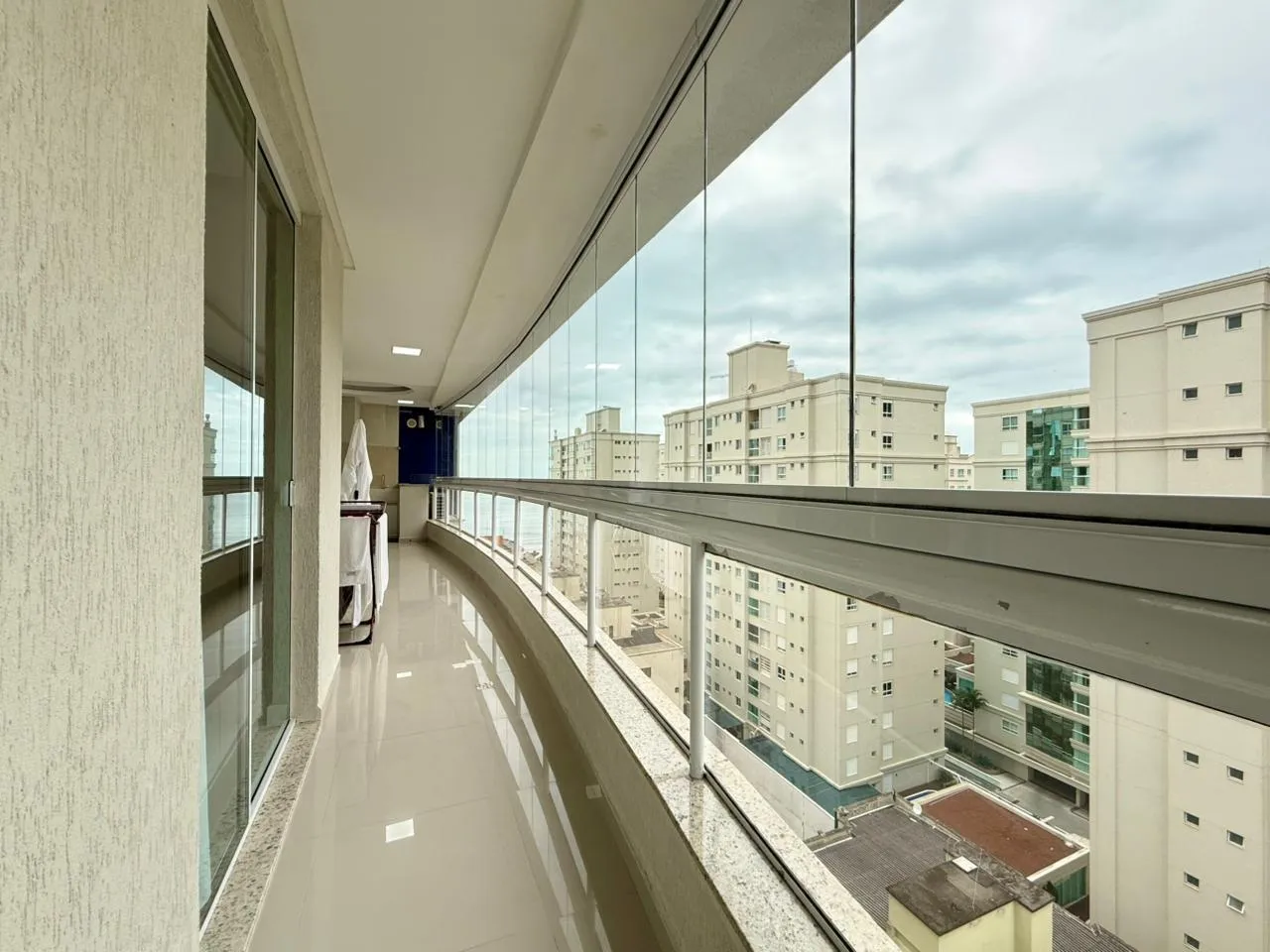 Imagem Apartamento com vista para o mar à venda com 120m2 por R$ 2.250.000,00
