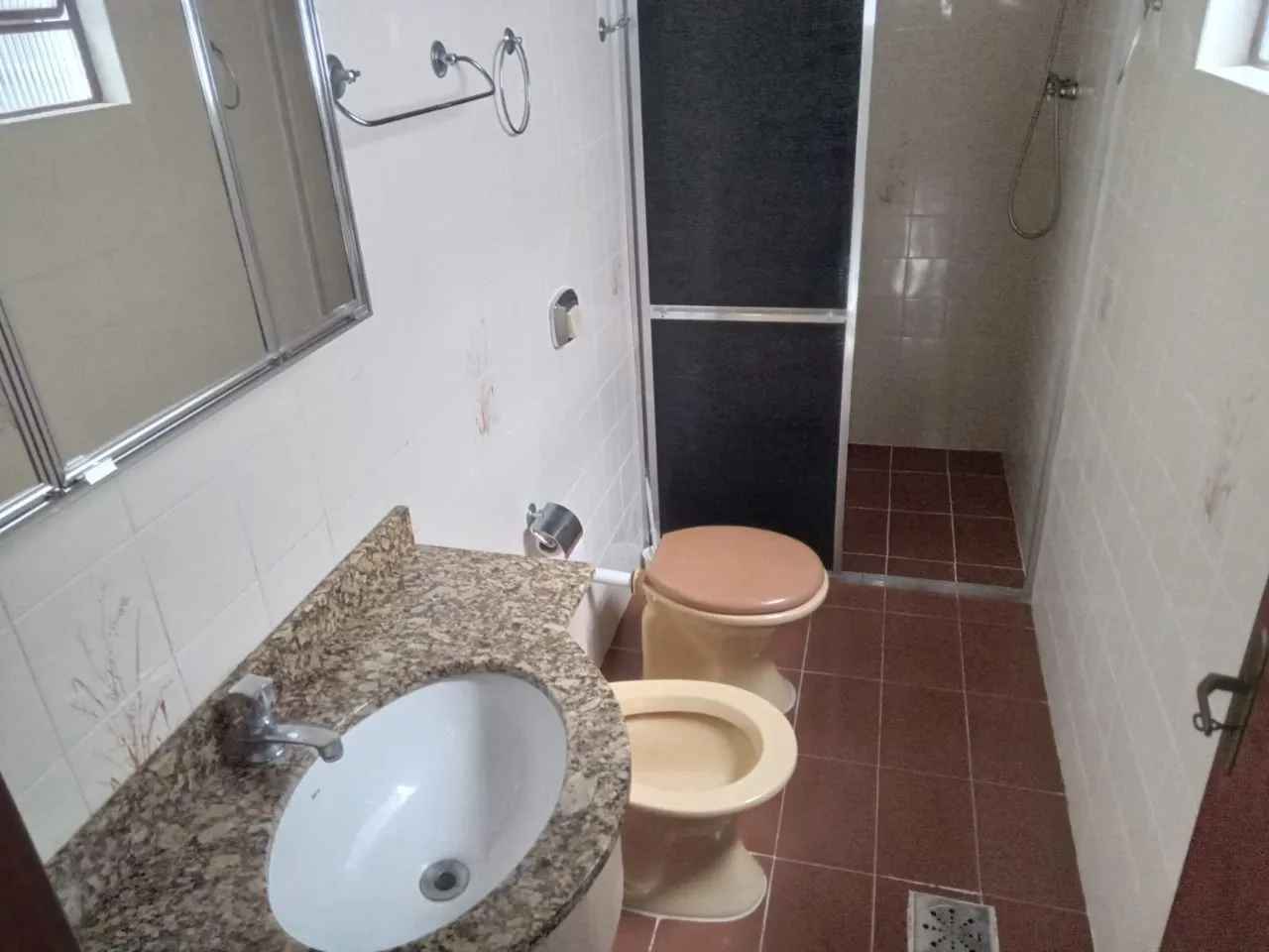 Imagem Casa com 3 dormitórios , 2 vagas de garagem fechada !