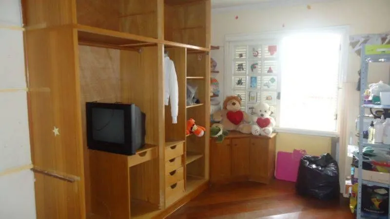 Imagem Casa para Venda - 400m², 4 dormitórios, sendo 1 suites, 4 vagas - Jardim Sabará