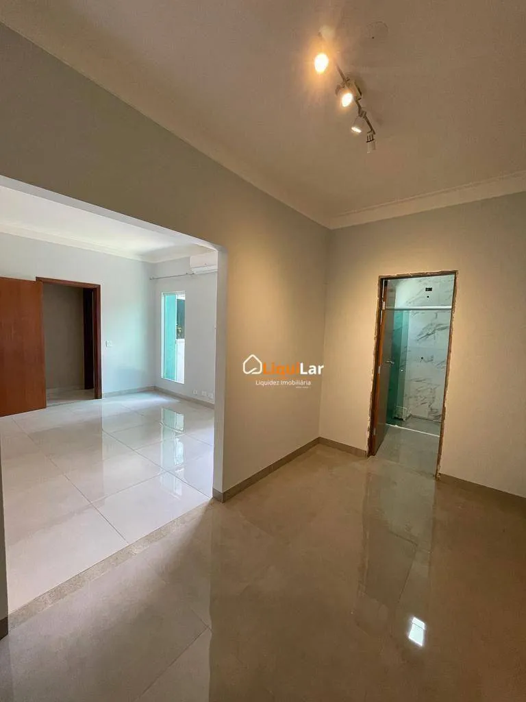Imagem Casa Moderna no Silvia Regina com 2 Suítes, Espaço Gourmet e Acabamento Impecável