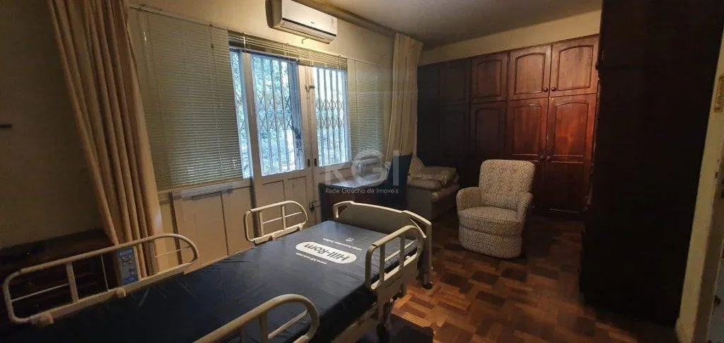 Imagem Casa para Venda 3 dormitórios, 2 vagas - Petrópolis