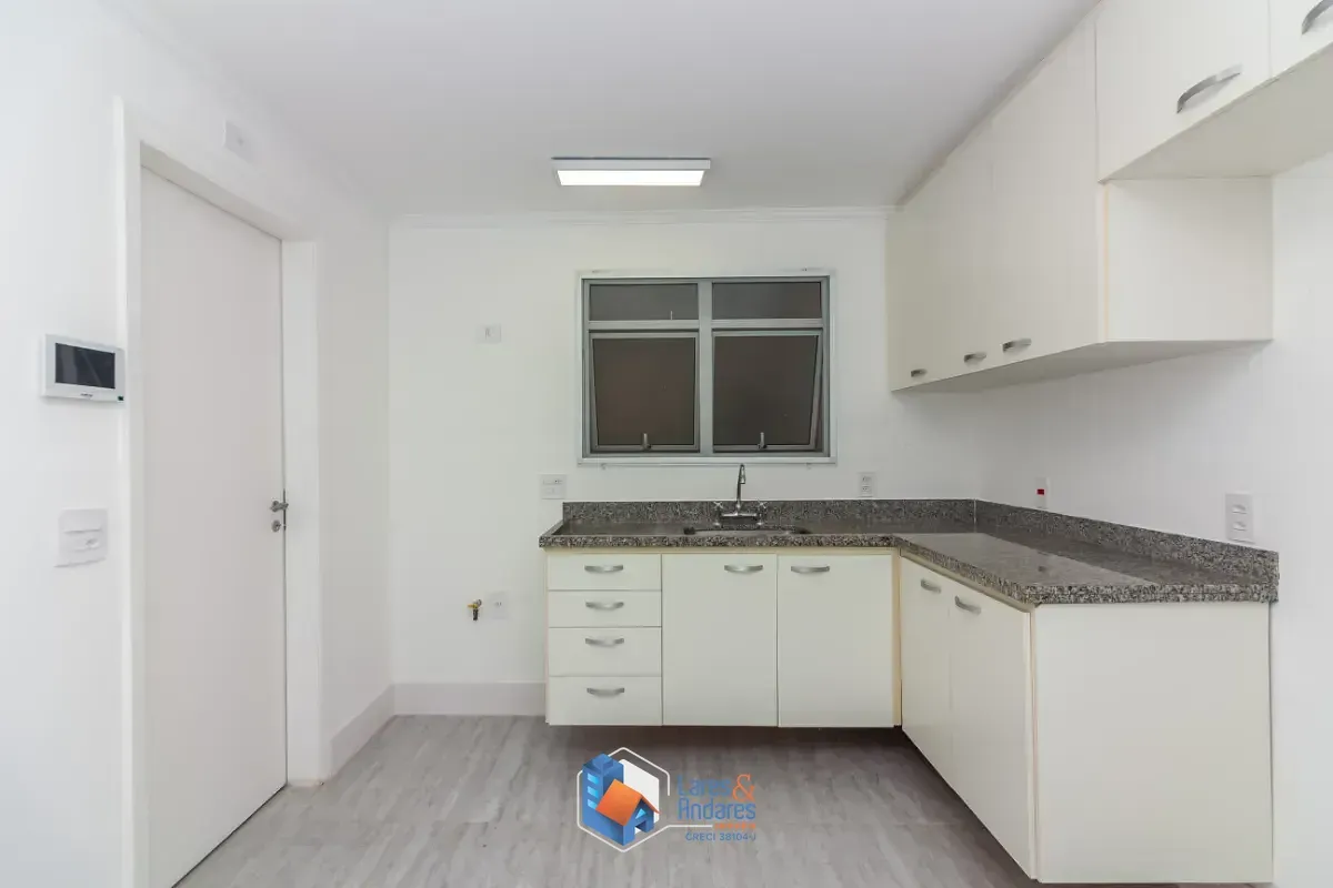 Imagem Casa no condomínio Condomínio Stephanie para venda com 4 quartos, sendo 2 suítes, 315m²