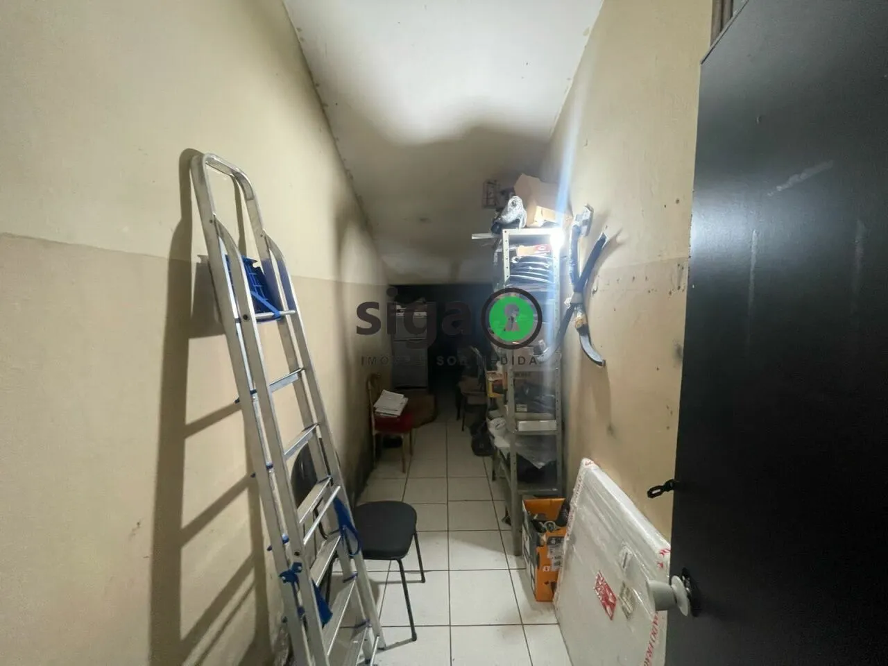 Imagem Galpão/Depósito/Armazém e 4 banheiros à Venda, 830 m²