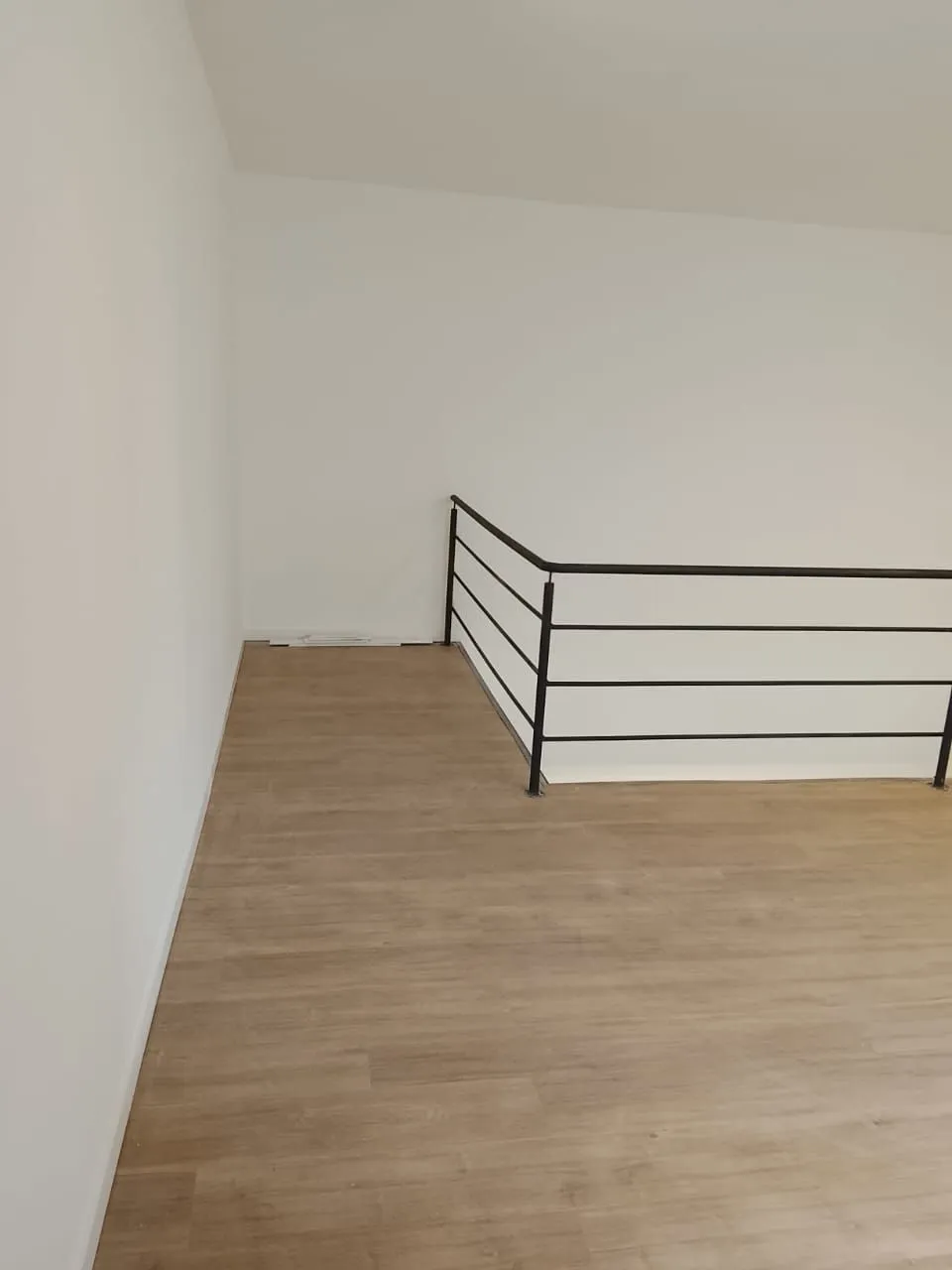Imagem DUPLEX 1D NA CIDADE BAIXA MEZANINO COM CLOSET