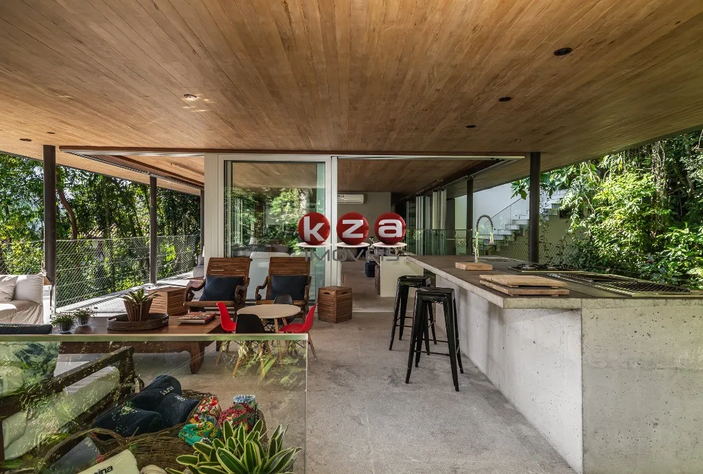 Imagem Casa em Condomínio de Luxo em Bertioga-SP com 4 Quartos, 4 Suítes e 550m² de Área