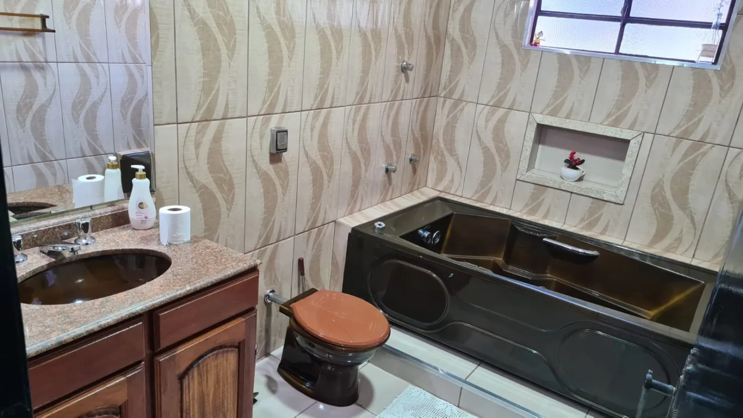 Imagem Casa à venda 3 Quartos, 1 Suite, 3 Vagas, 250M², Conjunto Habitacional Terra dos Ipês I (Norte), Pindamonhangaba - SP